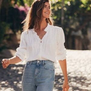 Faherty Willa White Blouse with Ruffled Collar - Medium